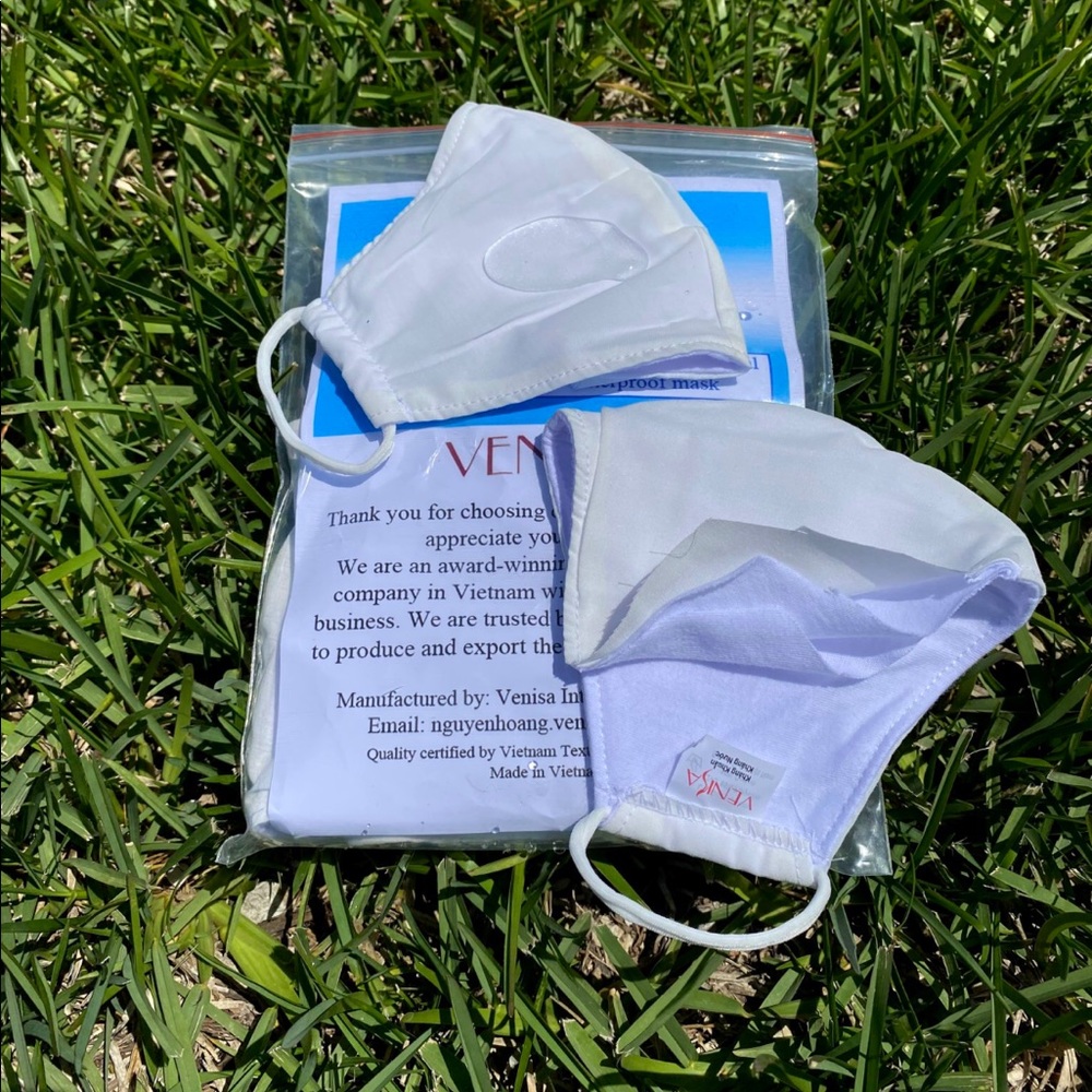 2 Reusable Face Masks - Picture 1 of 4